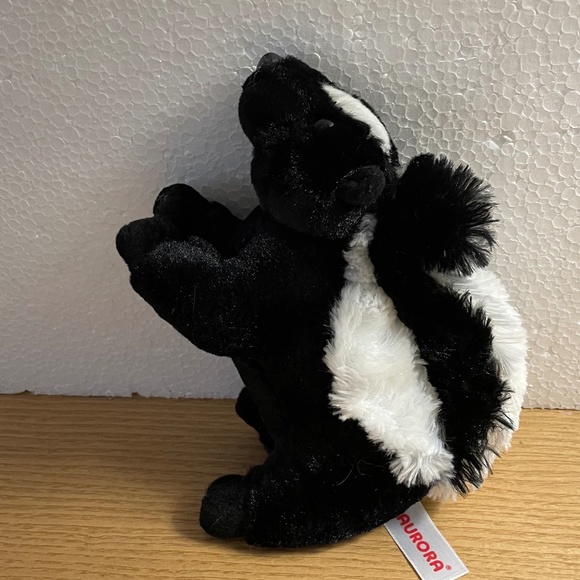Aurora Skunk Plush “Lil Sachet” Fluffy Tail Realistic Stuffed Animal Toy 8” Inch - Picture 4 of 11
